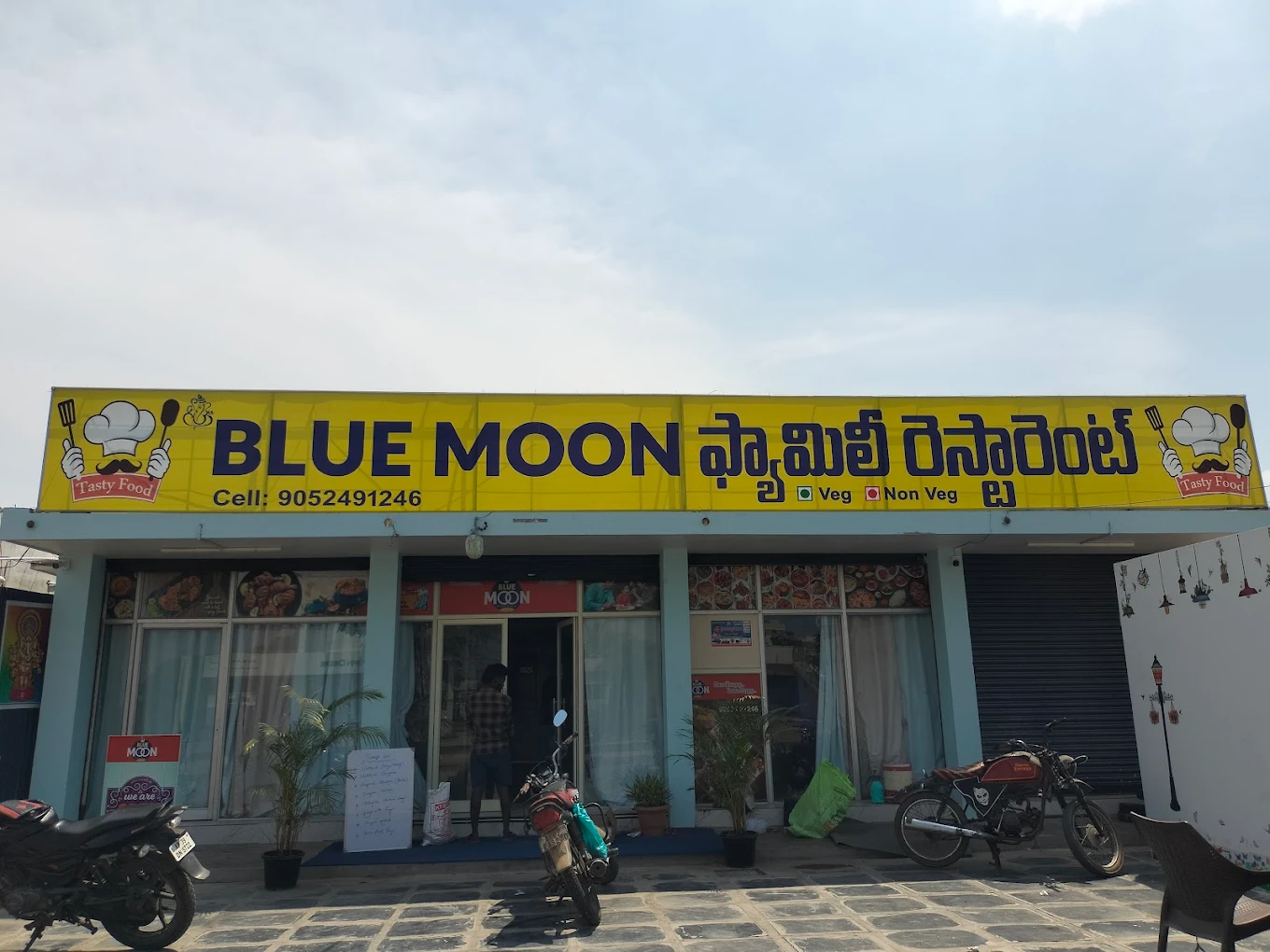 Blue Moon Family Restaurant